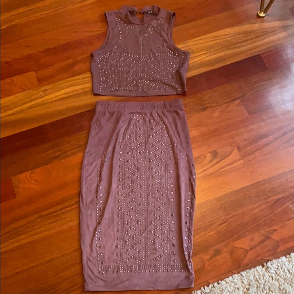 Mauve studded crop top and skirt set!